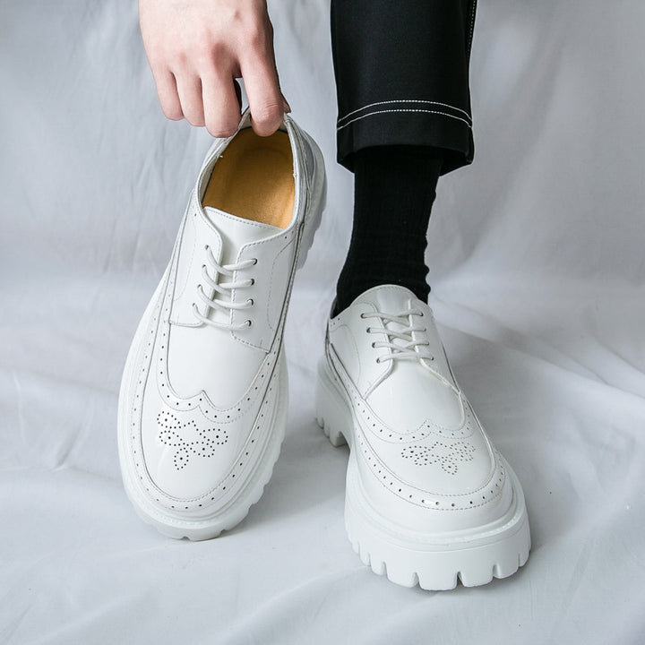 Damen Plateau-Brogue Derby mit markanter Profilsohle und Lacklederoptik Echo Archiv