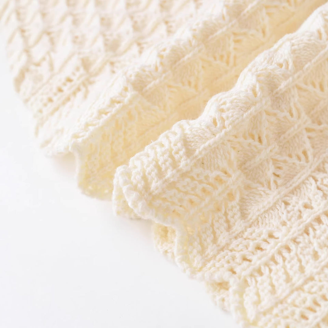 Damen Gestricktes Cropped-Feinstrickoberteil mit Lochmuster und U-Boot-Ausschnitt Echoarchiv