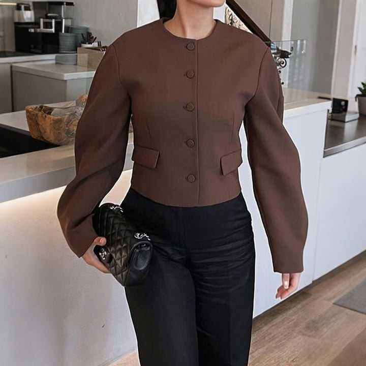Damen oversized Wolljacke mit Druckknopfleiste, kastiger Silhouette und aufgesetzten Taschen – Célinea