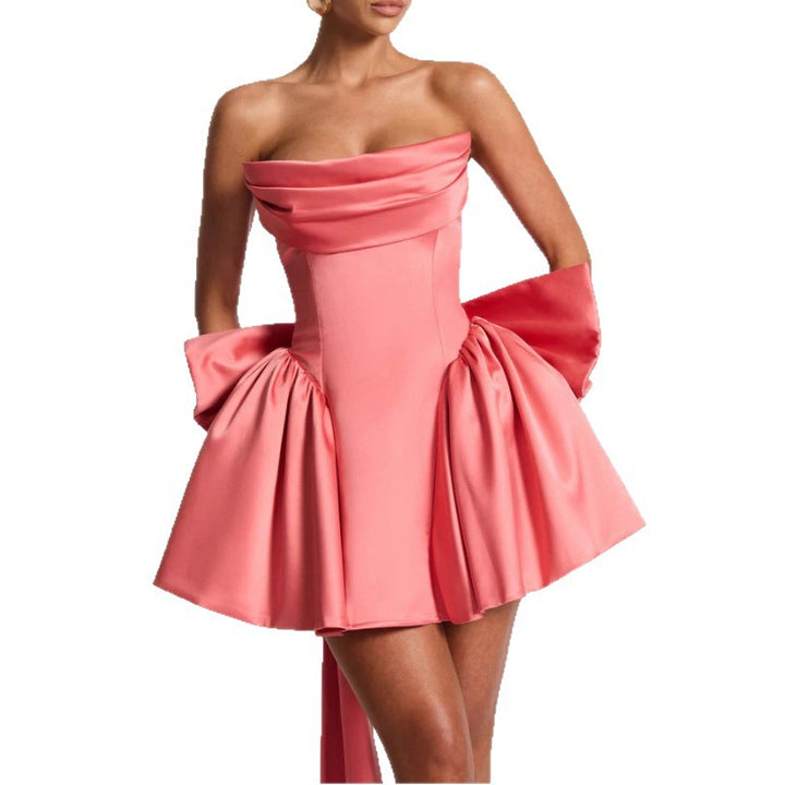 Damen Bandeau Cocktailkleid mit fließendem Rock und schwingendem Saum Echo Archiv