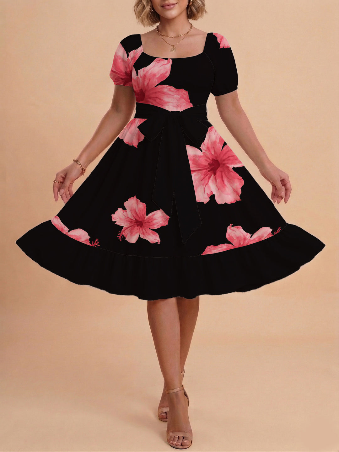 Damen Kleid mit tailliertem Schnitt und verspieltem Blumenmuster Echo Archiv