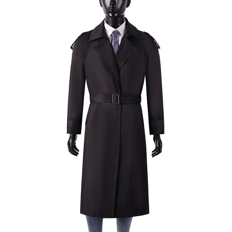 Herren eleganter knie- bis wadenlanger Trenchcoat mit verdeckter Knopfleiste und Schulterklappen Echoarchiv