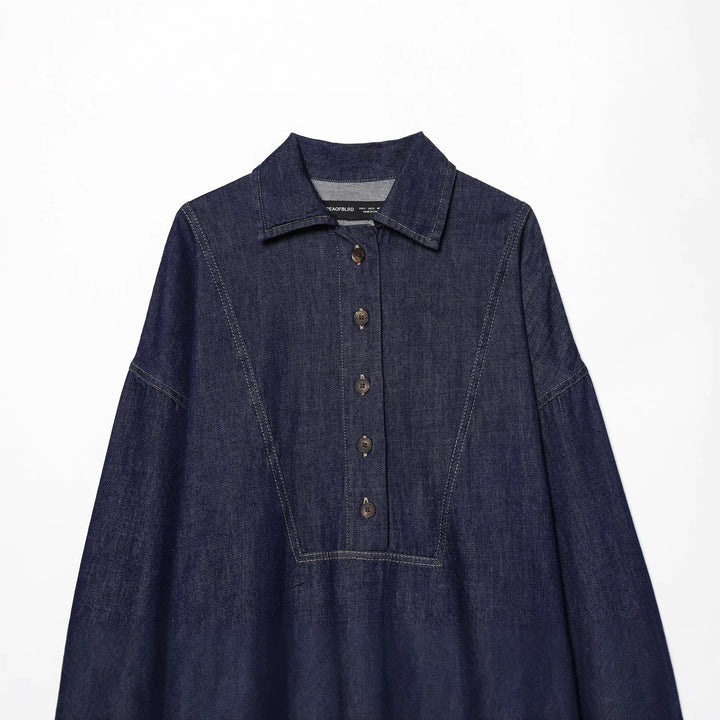 Damen Oversize-Denimbluse mit verdeckter Knopfleiste, markanten Teilungsnähten und kastiger Silhouette – Maréline