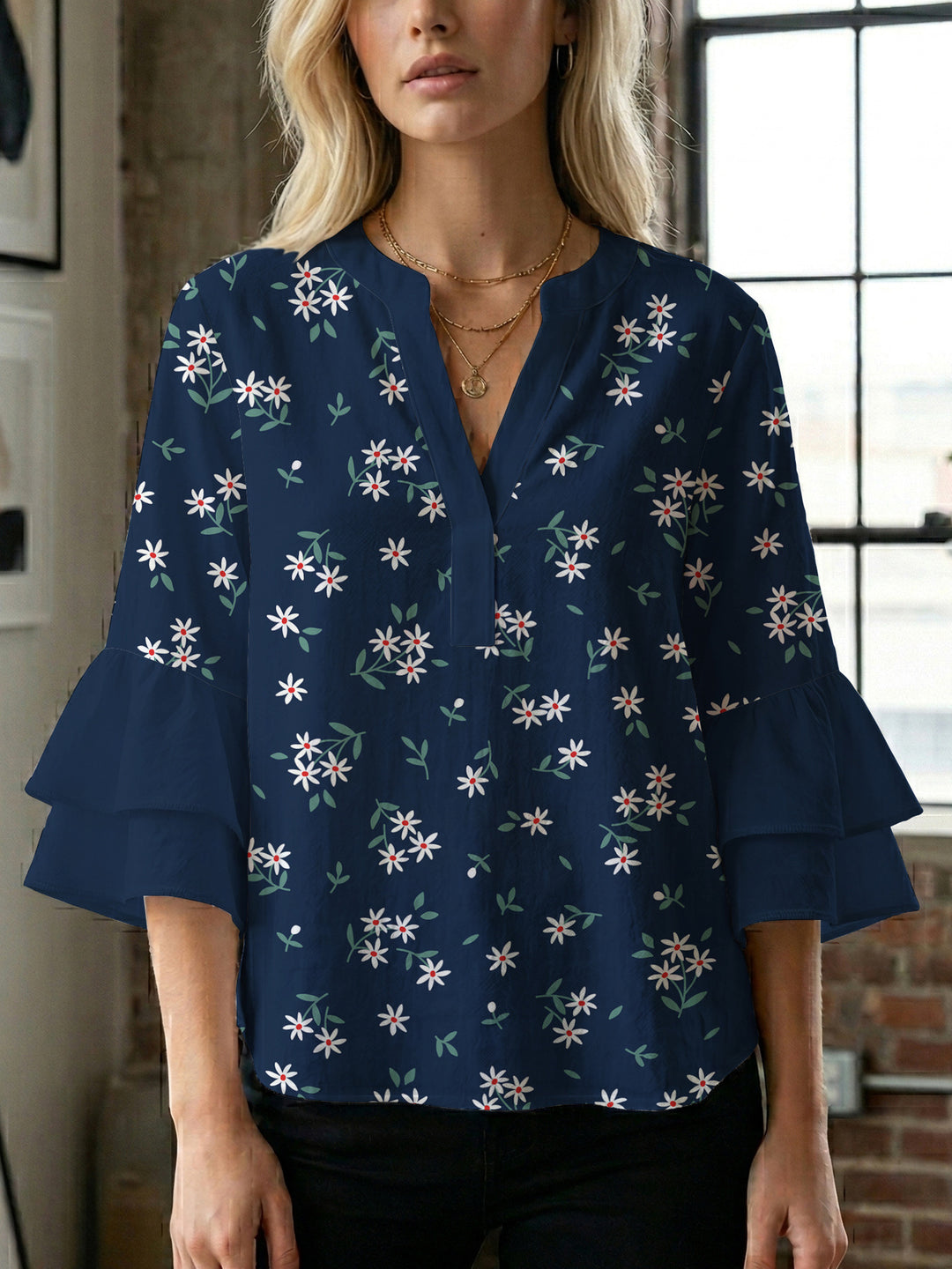 Damen Bluse mit voluminösen Ärmeln und floralem Design Echo Archiv