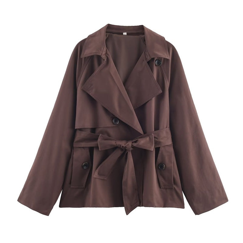 Damen Gekürzte Trenchjacke mit Schalkragen, Bindegürtel und Pattentaschen Echo Archiv