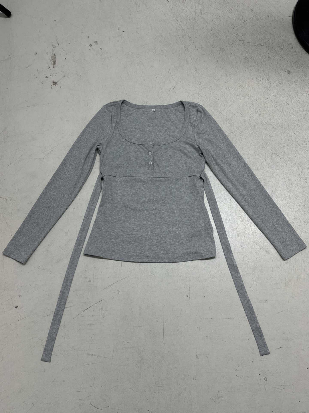 Damen nan tailliertes Still-Longsleeve mit Knopfleiste, Unterbrustnaht und elastischem Jersey Echo Archiv