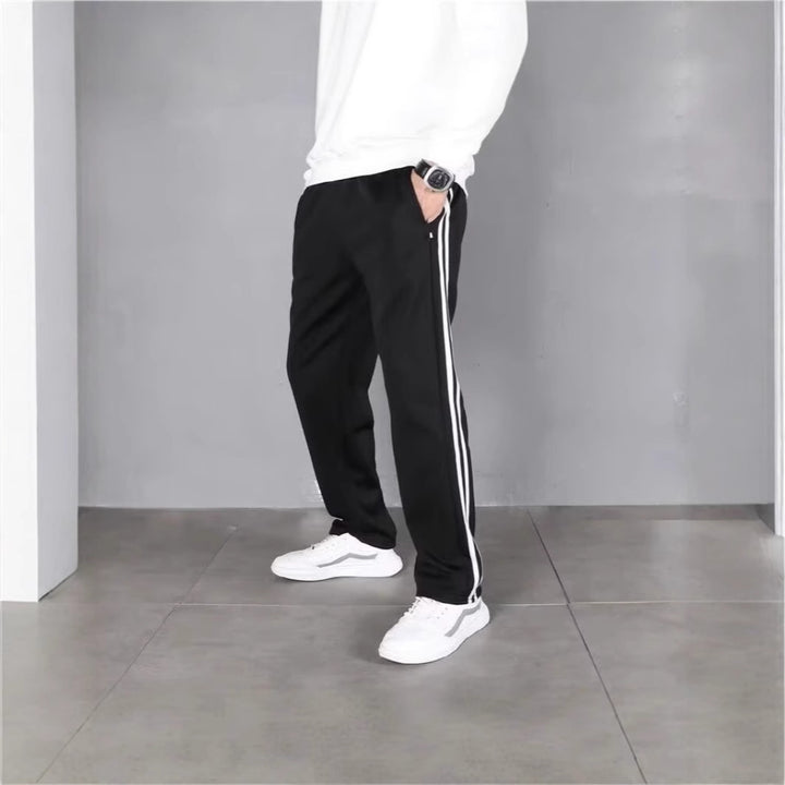 Herren Sportliche Trainingshose mit seitlichen Streifen – Sorevano