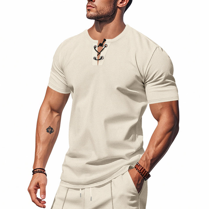 Herren Kurzarm-Henley-T-Shirt mit dekorativem Knopfverschluss Echoarchiv