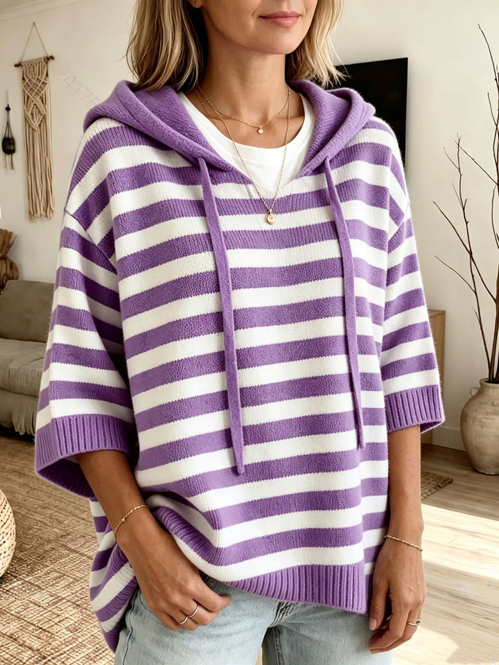 Damen Lässiger gestreifter Kapuzen-Poncho aus weichem Feinstrick mit halblangen Ärmeln – Auréline