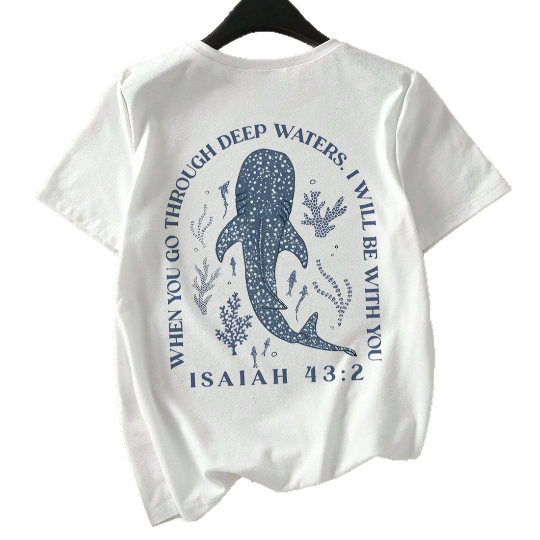 Damen T-Shirt mit kreativem Wahlspruch und kunstvollem Hai-Motiv – Orélia