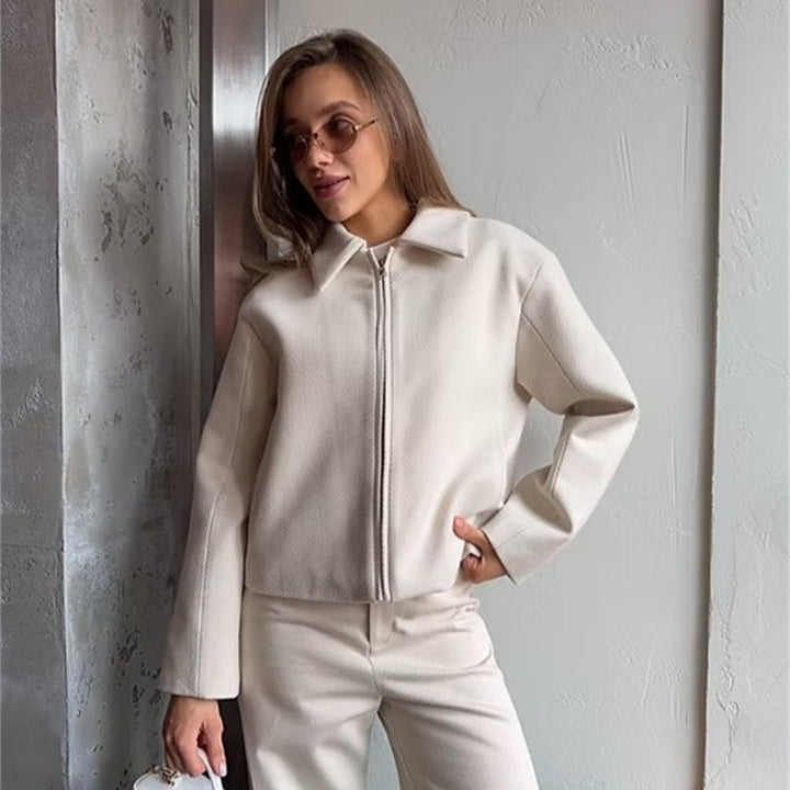 Damen Kurzjacke im Boxy-Schnitt mit Reißverschluss und Reverskragen – Célinea