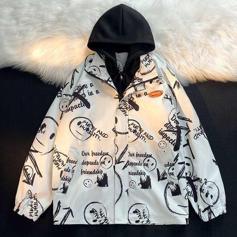 Herren mehrlagige Übergangsjacke mit Kapuzen-Innenlayer und Smiley-Graffiti-Print Echoarchiv