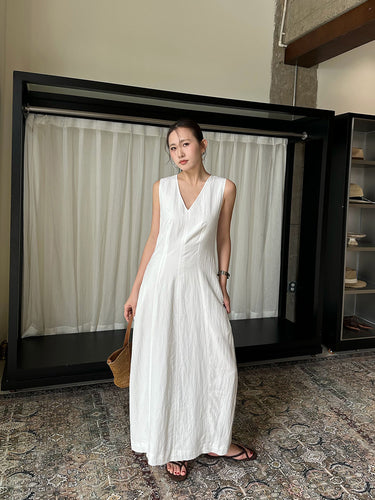 Midi-Kleid für Damen mit elegantem V-Ausschnitt aus dem Echo-Archiv