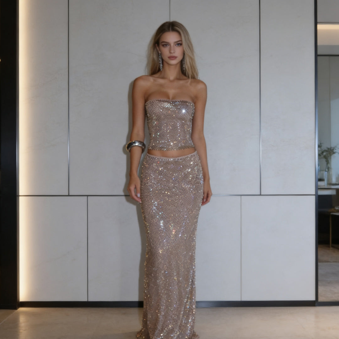Damen Glamouröses Bandoukleid mit funkelnden Pailletten Echo Archiv
