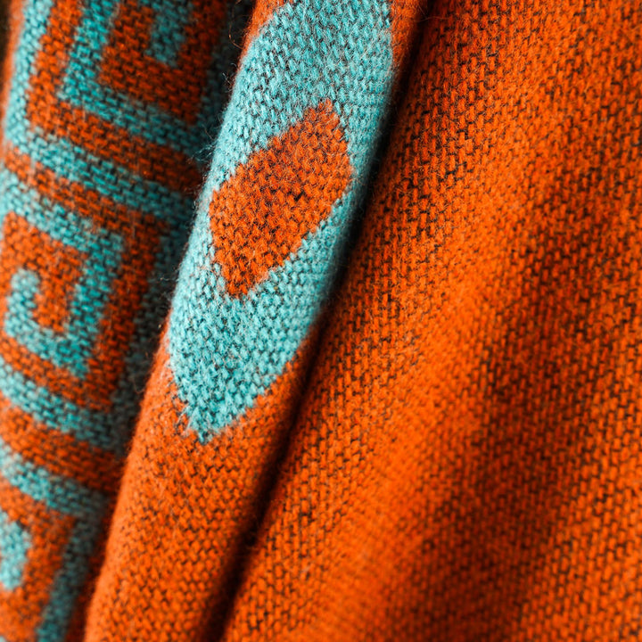 Damen Kastiger Wollmix-Ruana mit kontrastiertem Innenfutter und grafischem Jacquard Echo Archiv