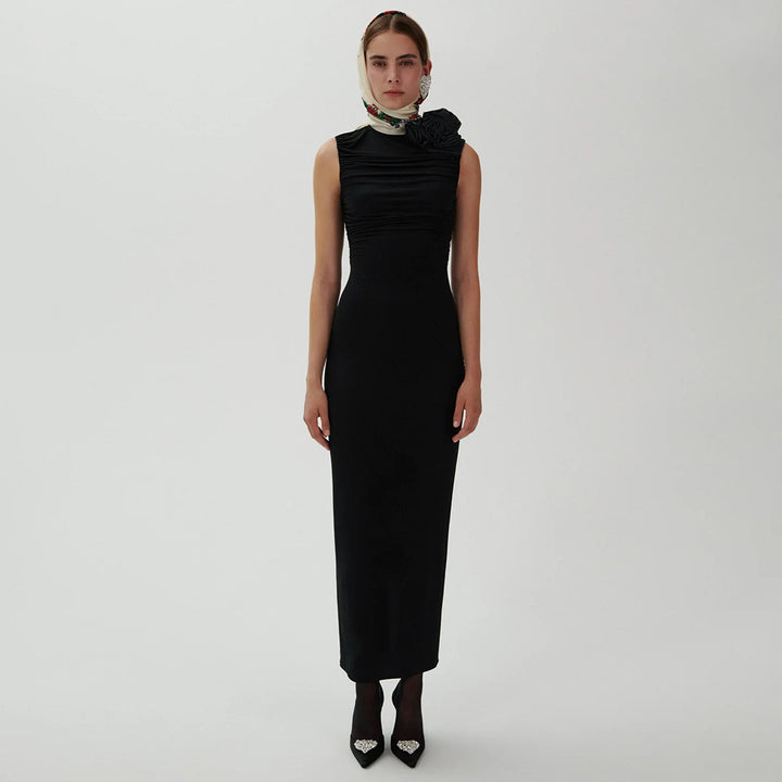 Damen figurbetontes Abendkleid mit asymmetrischem Kragen und floraler Applikation Echo Archiv