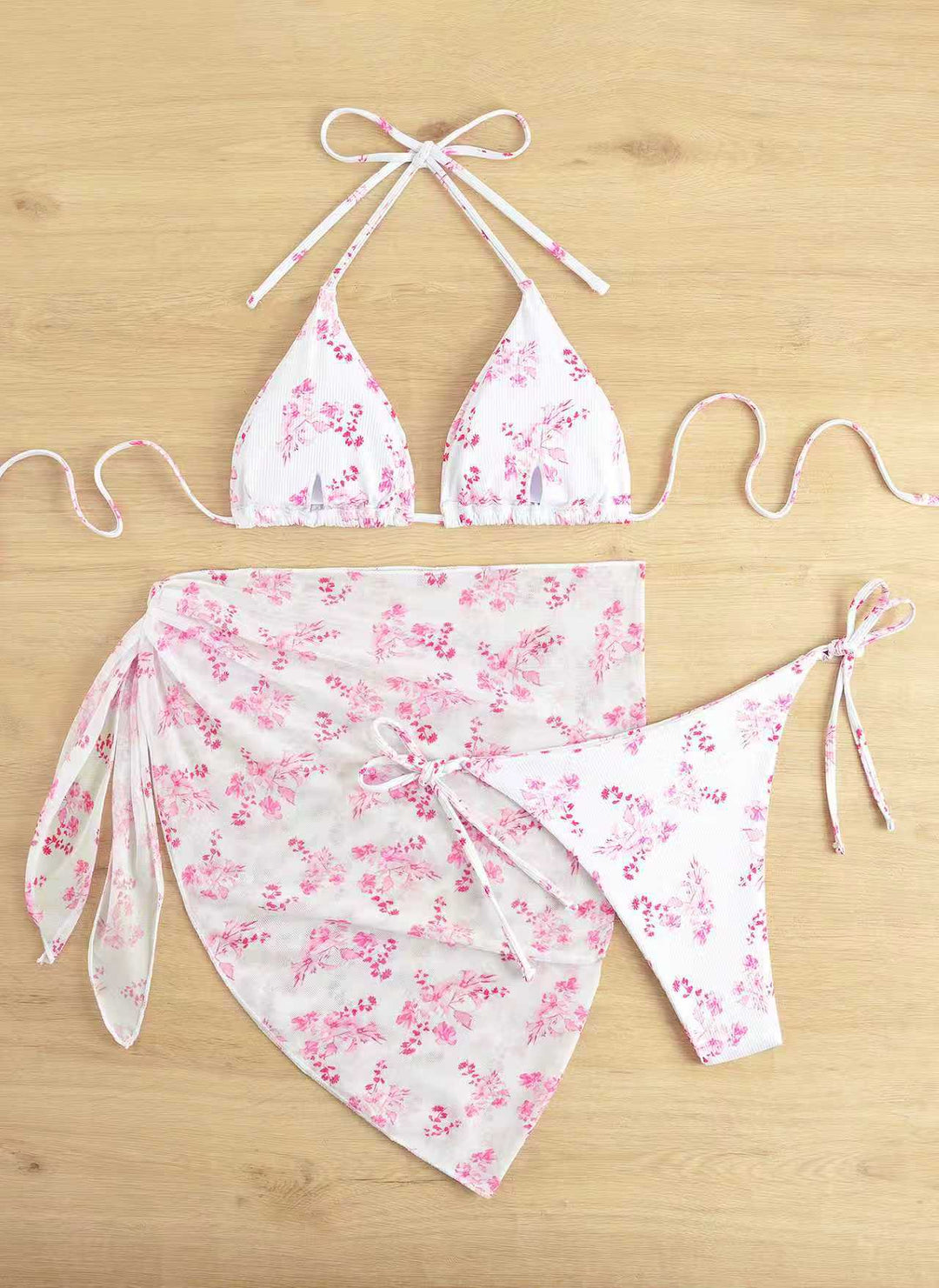 Damen Bikini-Set mit floralem Wickelrock Echo Archiv