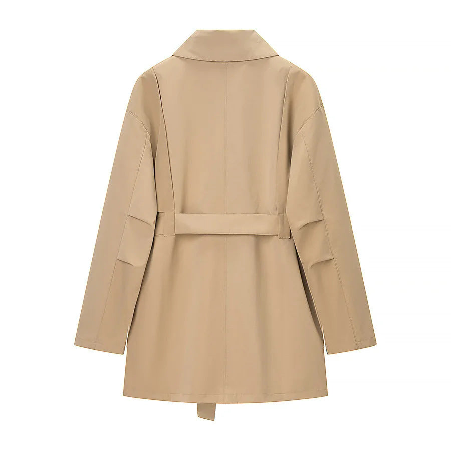 Damen taillierter Trenchparka mit Bindegürtel, asymmetrischer Blende und großen Pattentaschen – Montévia