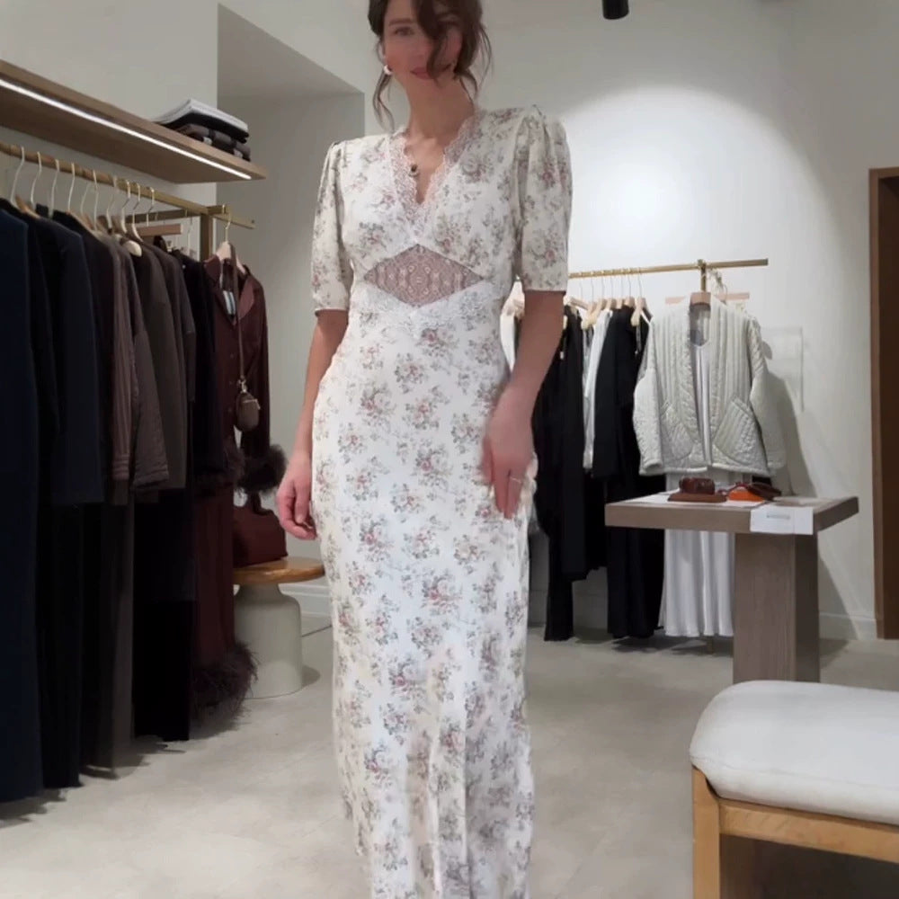 Damen Romantisches Maxikleid aus fließendem Satin mit Spitzen‑Cut‑Out & Puffärmeln Echoarchiv