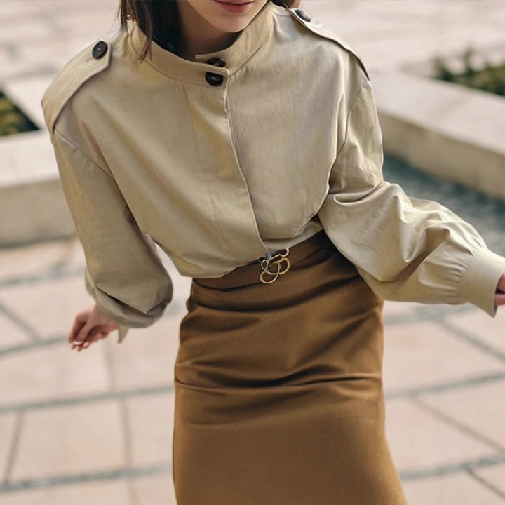 Damen Kurzbluse-Trench mit Stehkragen, Schulterpatten und Ballonärmeln Echoarchiv