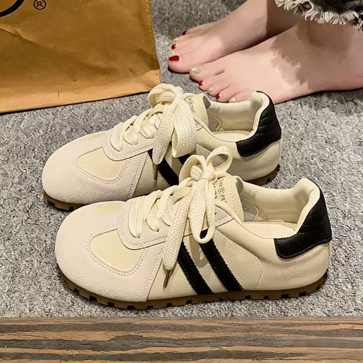 Damen Retro-inspirierte Wildledersneaker mit sportlichem Profil Echo Archiv