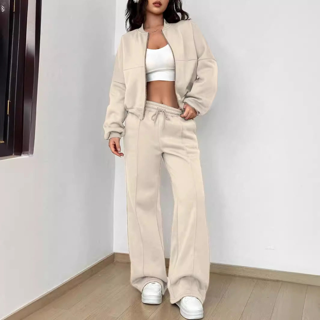 Damen nan kurz geschnittenes Blouson mit Reißverschluss und weiter High-Waist Jogginghose Set Echo Archiv