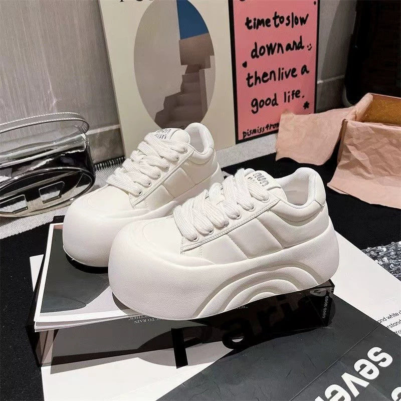 Damen Sportliche Plattform-Sneaker mit strapazierfähigem Obermaterial Echo Archiv