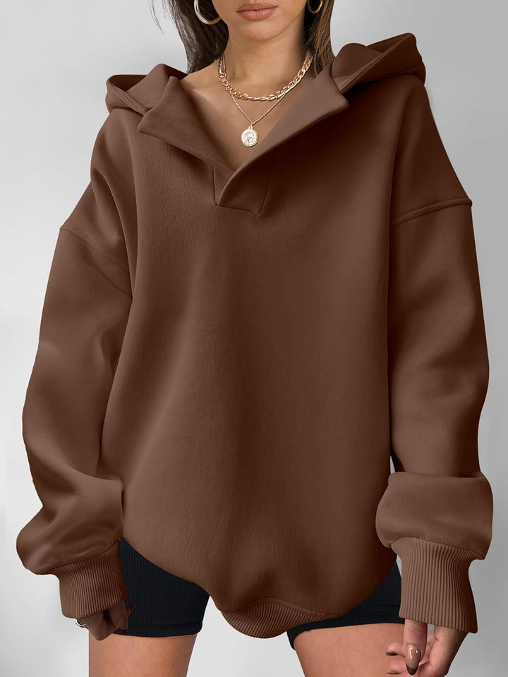 Damen Oversize-Kapuzenpullover aus schwerem Sweatstoff mit V‑Ausschnitt‑Detail und langen Rippbündchen – Auréline