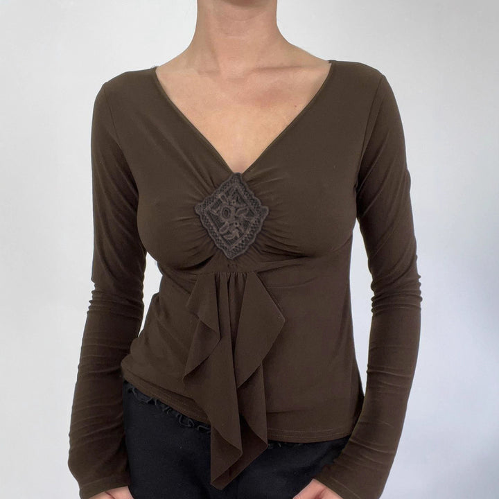 Damen nan figurbetontes Langarmshirt mit Drapé-Vorderteil und gehäkelter Mittelapplikation Echo Archiv