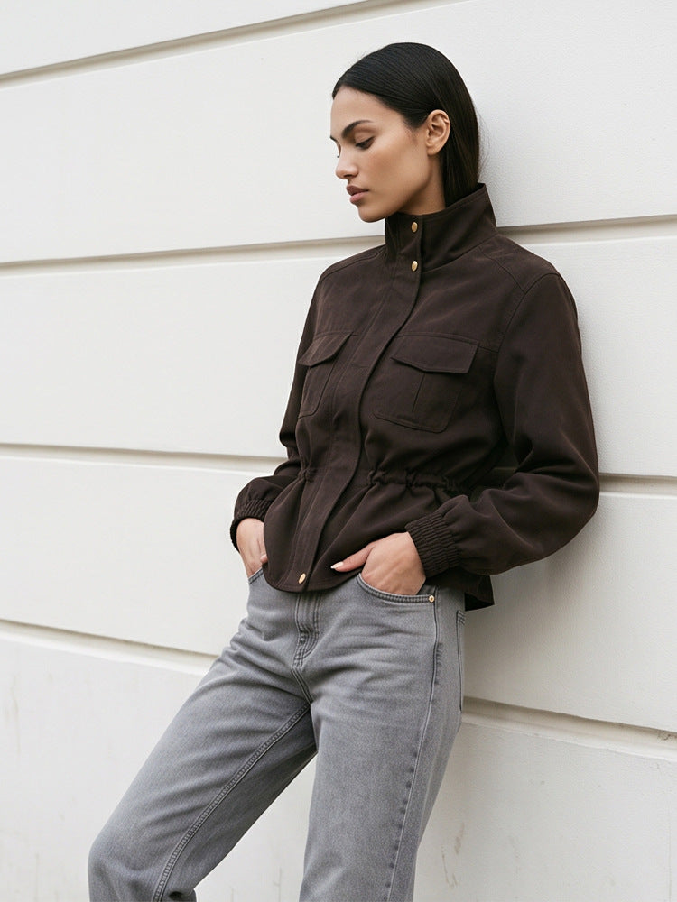 Damen Kurzjacke im Utility‑Stil mit Taillenzug und Stehkragen Echoarchiv