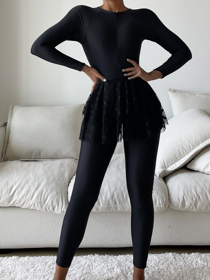 Damen Sportlicher Schwimmanzug mit schwingendem Rock Echo Archiv