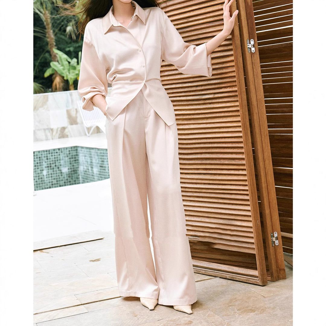 Damen Elegante Bluse mit schimmerndem Finish und Taillengürtel Echoarchiv