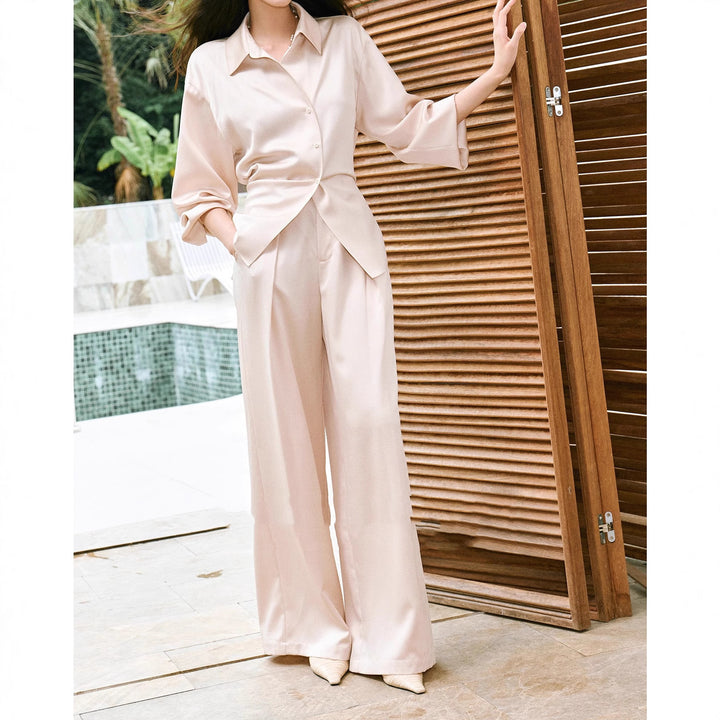 Damen Elegante Bluse mit schimmerndem Finish und Taillengürtel Echoarchiv