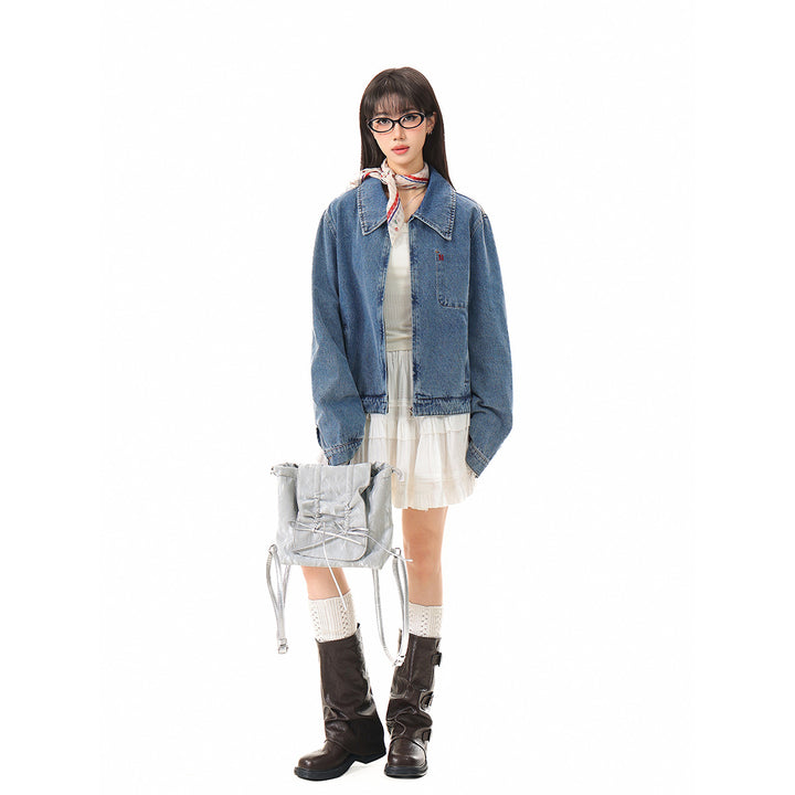 Damen Kurze Oversize-Denimjacke mit durchgehendem Reißverschluss und Brusttasche Echoarchiv