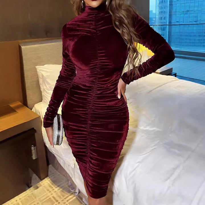 Damen Elegantes figurbetontes Samtkleid Echo Archiv