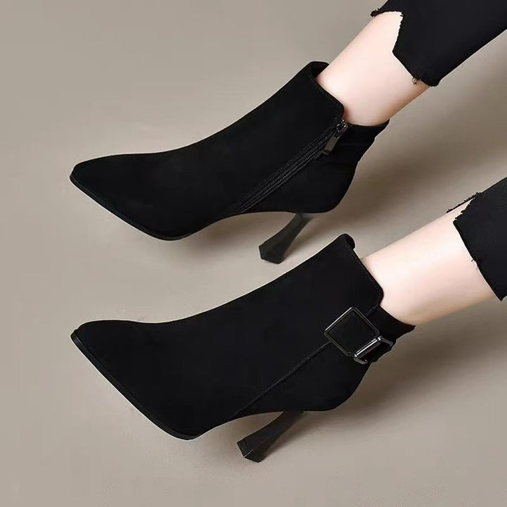 Damen Elegante Stiefeletten mit hohem Absatz und Schnallen-Detail Echo Archiv