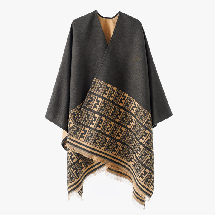 Damen Eleganter Cape-Überwurf im Kimono-Schnitt mit eingewebtem Monogramm und Fransensaum Echo Archiv