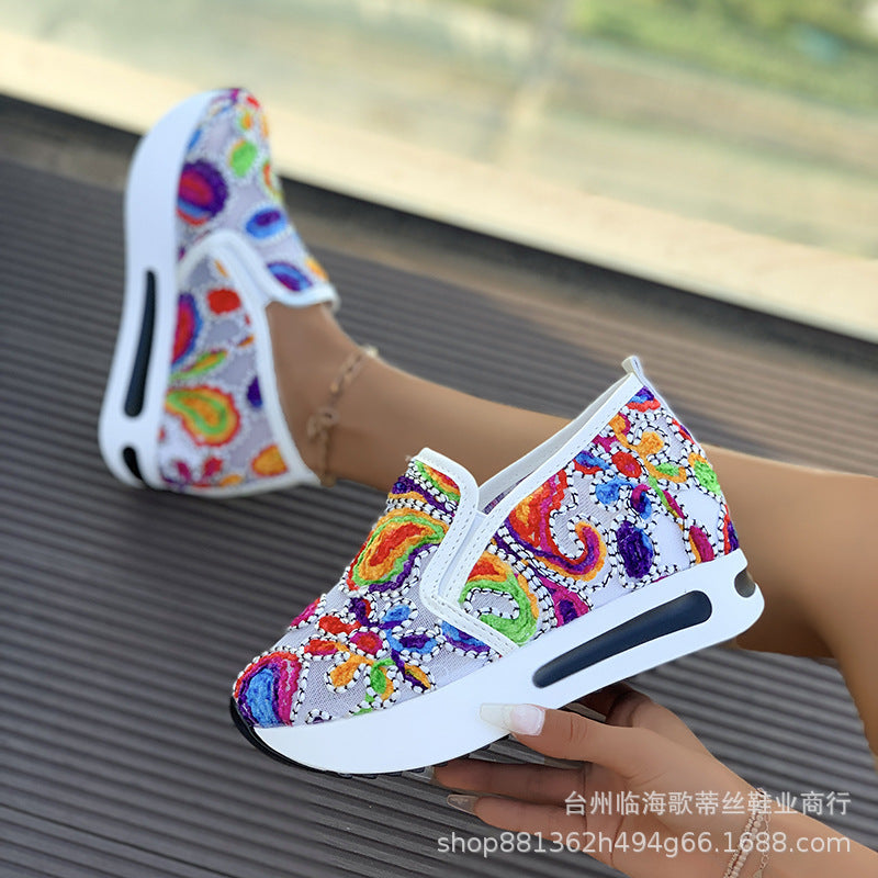 Damen modische Slip-On Sneakers mit buntem Stickdesign Echo Archiv