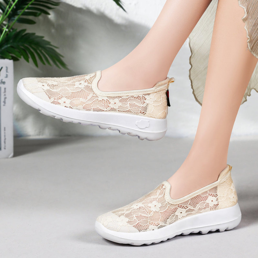 Damen Elegante und bequeme Slip-On Sneakers mit Spitzenoberfläche Echo Archiv