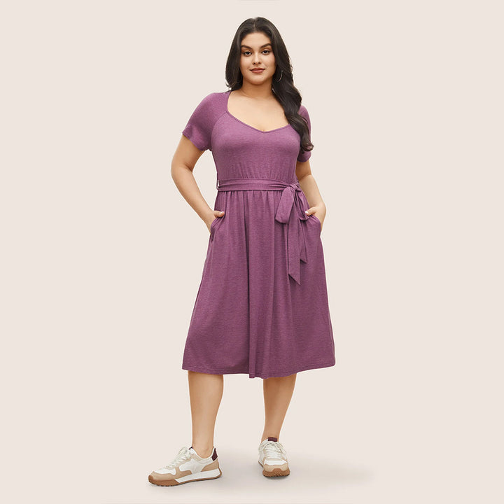 Damen lässiges Maxikleid mit Taillengürtel und V-Ausschnitt Echo Archiv