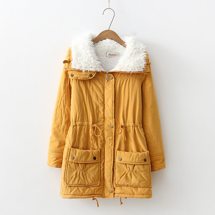 Damen winterlicher Parka mit kuscheligem Sherpa-Kragen, taillierendem Tunnelzug und aufgesetzten Klappentaschen – Montévia