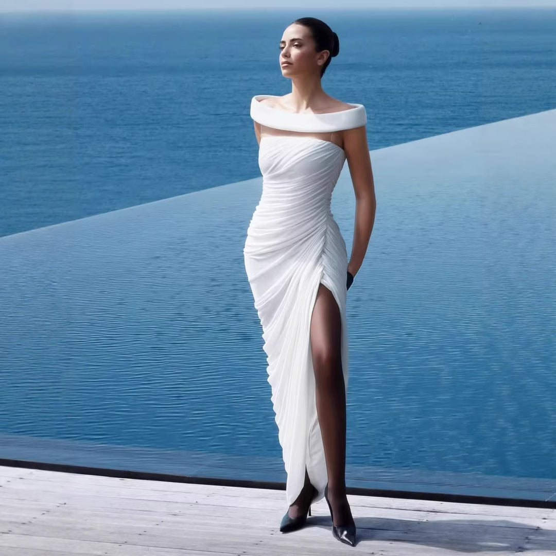 Damen Elegantes, schulterfreies Maxikleid mit raffinierten Drapierungen und hohem Schlitz Echo Archiv