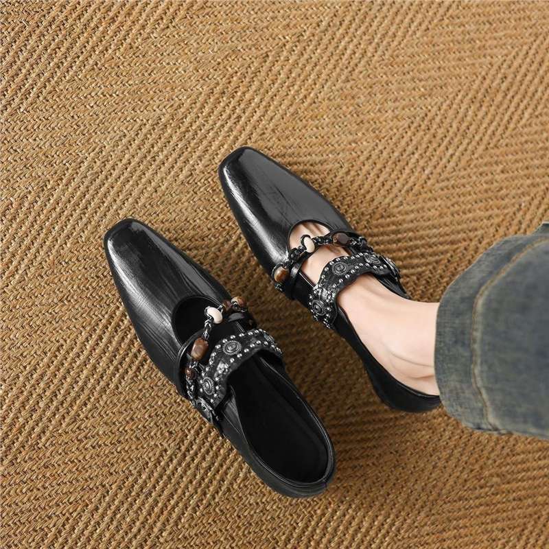 Damen Verzierten Loafer‑Mules mit quadratischer Zehenpartie und Perlenriemen – Lioré