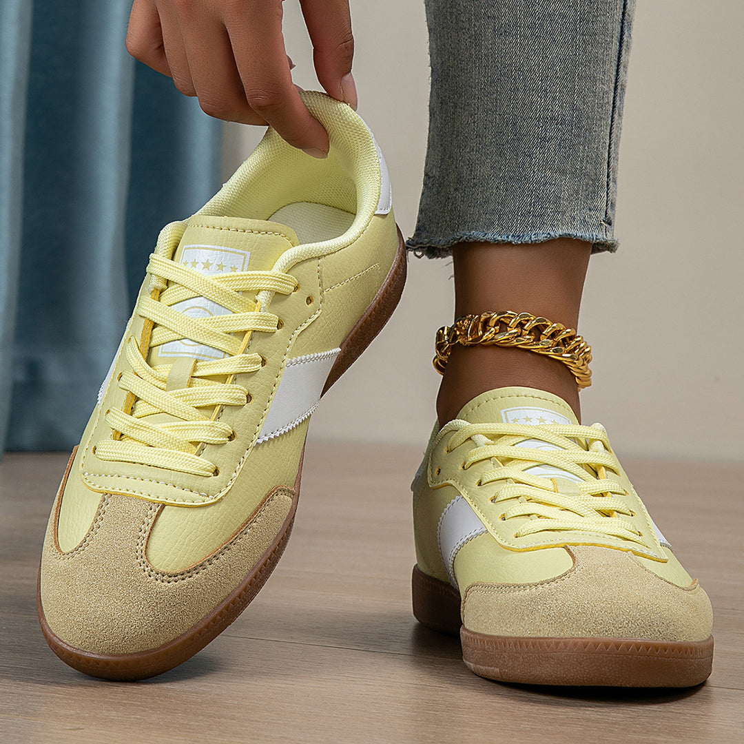 Damen nan retro-inspirierte Sneaker mit niedrigem Schnitt, Gumsohle und Velours-Zehenkappe Echo Archiv