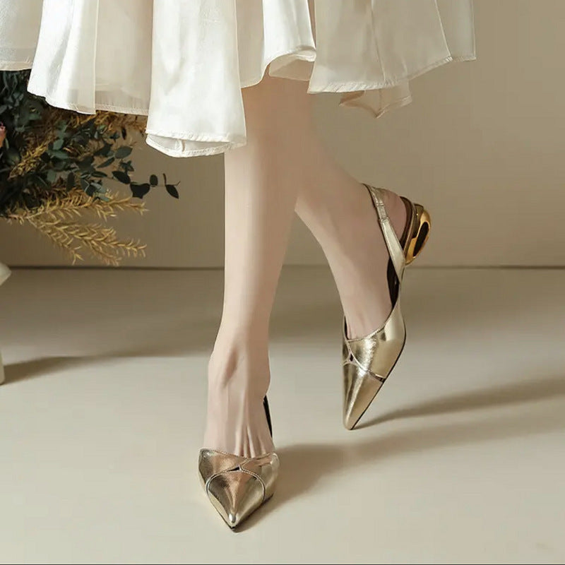 Damen Slingback-Ballerina aus Lackleder mit spitzer Kappe und skulpturellem Absatz – Lioré