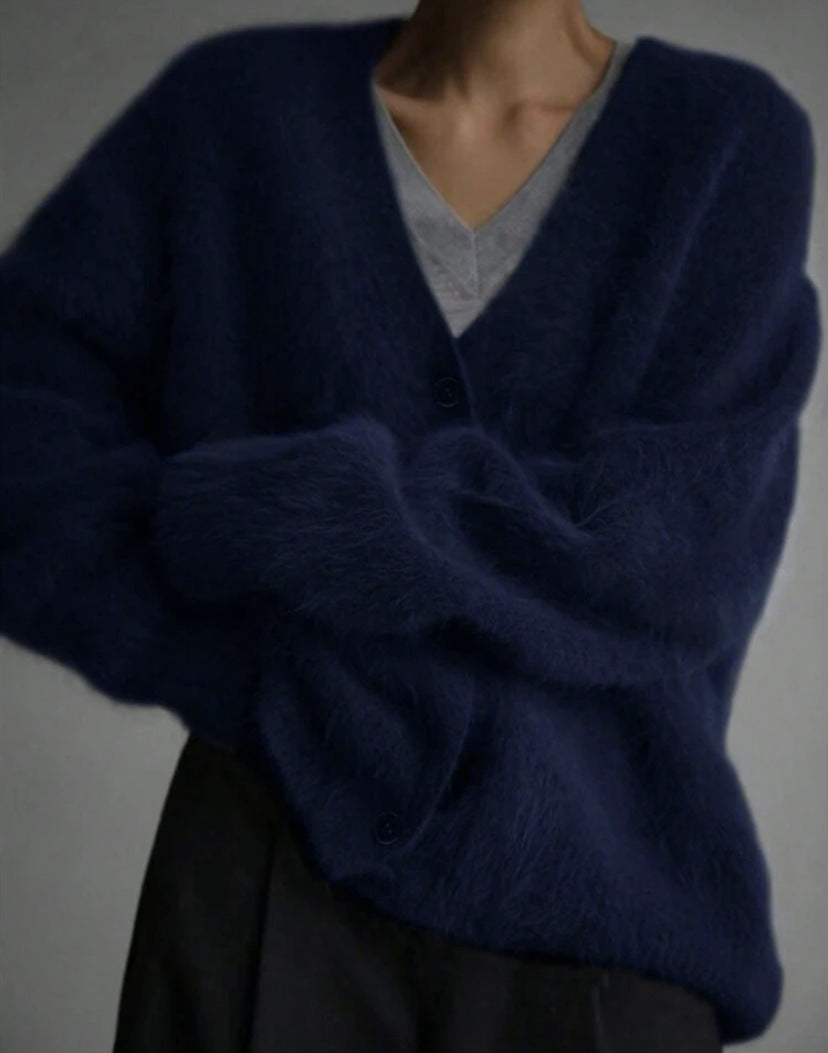 Damen Kuscheliger Oversize-Cardigan aus Teddy-Strick mit tiefem V-Ausschnitt – Veloura