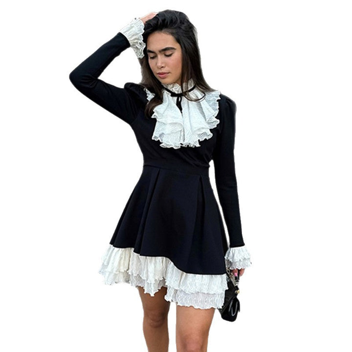 Damen nan viktorianisches Rüschenkleid mit Stehkragen, gerafftem Volant und mehrlagigem Plissee-Unterrock Echo Archiv