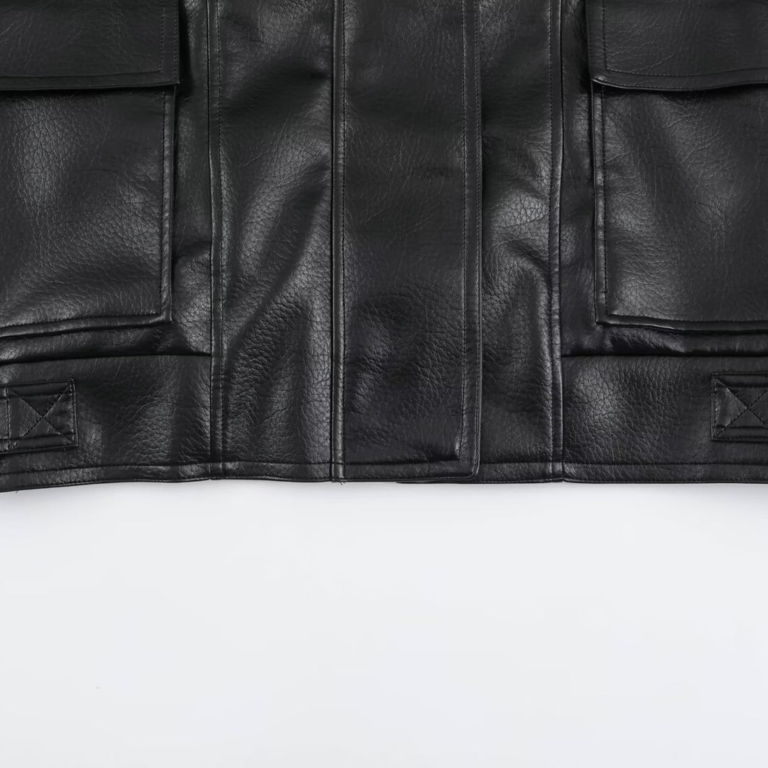 Damen Oversized Kunstleder-Fieldjacke mit hohem Stehkragen und aufgesetzten Pattentaschen Echoarchiv