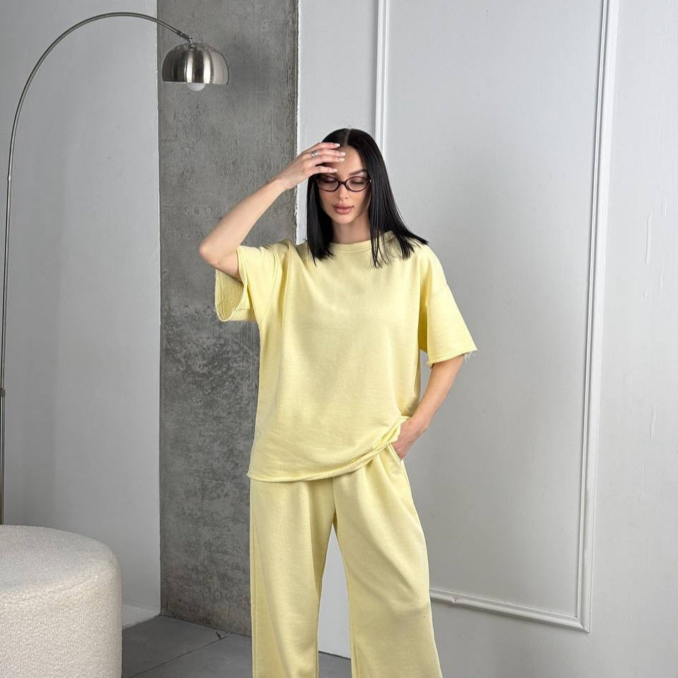 Damen weit geschnittenes Lounge Set mit weicher Sweatpants und boxy T Shirt – Élanora