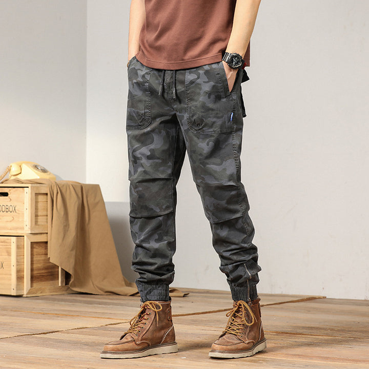 Herren Cargohose im lässigen Camouflage-Design mit elastischem Bund und mehreren Taschen Echoarchiv